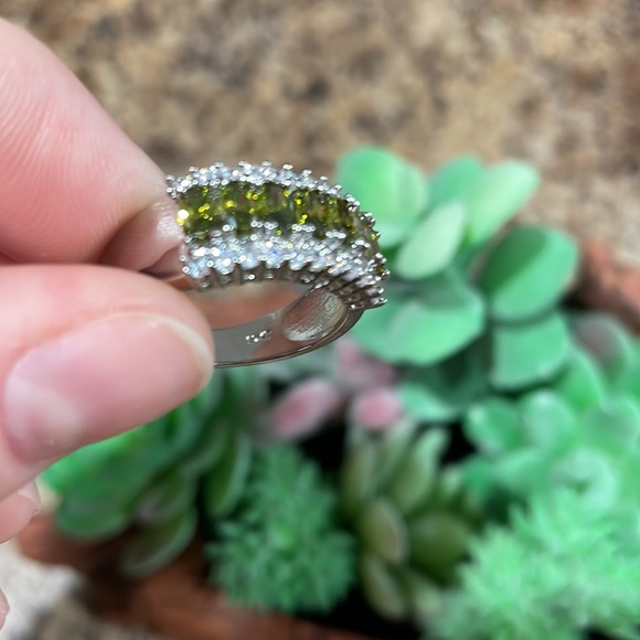 Sterling Silver Cubic Zirconia Ring - Picture 7 of 8